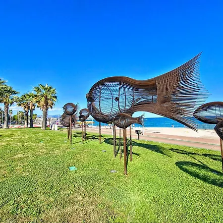 公寓 Beachfront - Panoramic View - Balkony - Ac