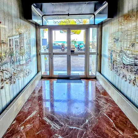 公寓 Beachfront - Panoramic View - Balkony - Ac *