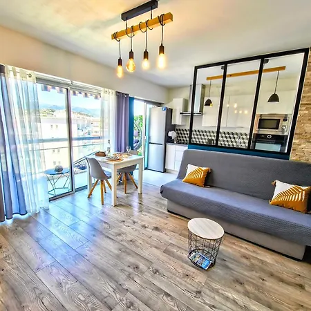 Beachfront - Panoramic View - Balkony - Ac